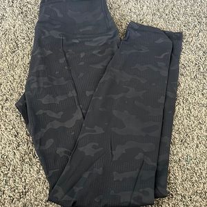 EUC Zyia Gray Battleship Camo Luxe Leggings
